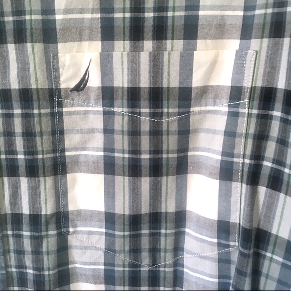 NAUTICA Plaid Button Down Shirt Size Large - Picture 2 of 6